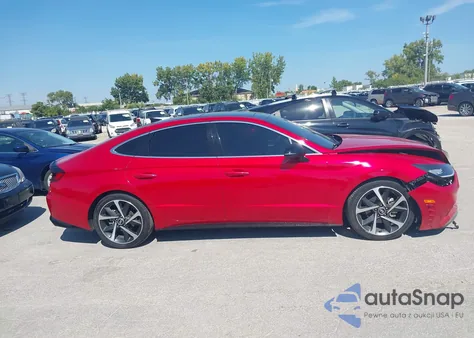 2021 Hyundai Sonata Sel Plus z USA, uszkodzony, nr VIN 5NPEJ4J27MH107470